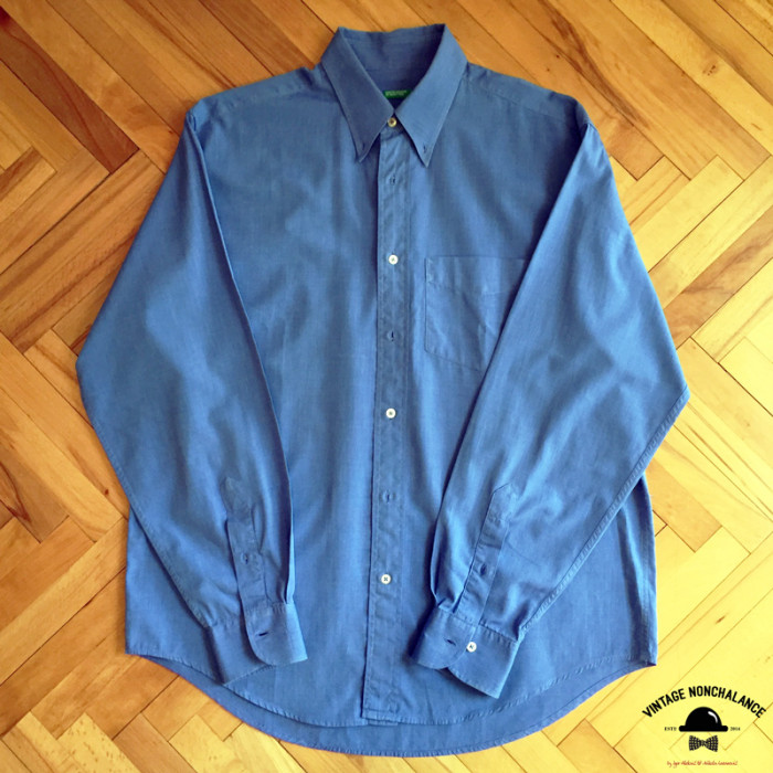 fold ironed shirt